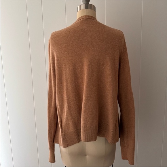 GAP Crewneck Women’s Tan Cardigan Size Medium. - Picture 10 of 12
